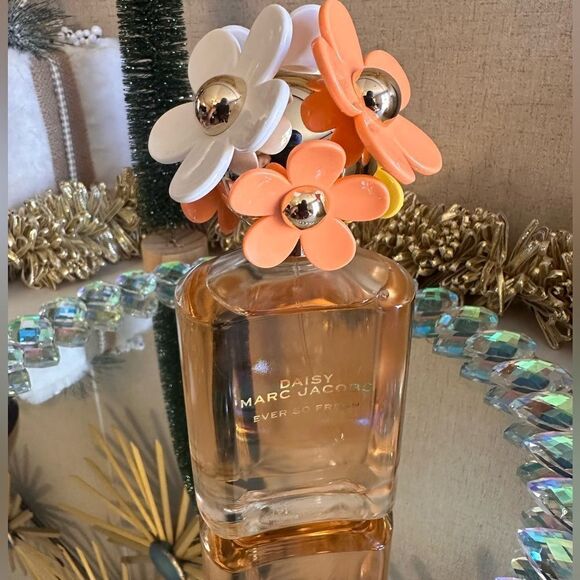 Marc Jacobs Daisy Ever So Fresh - A Sparkling Citrus Dream - Picture 10 of 17